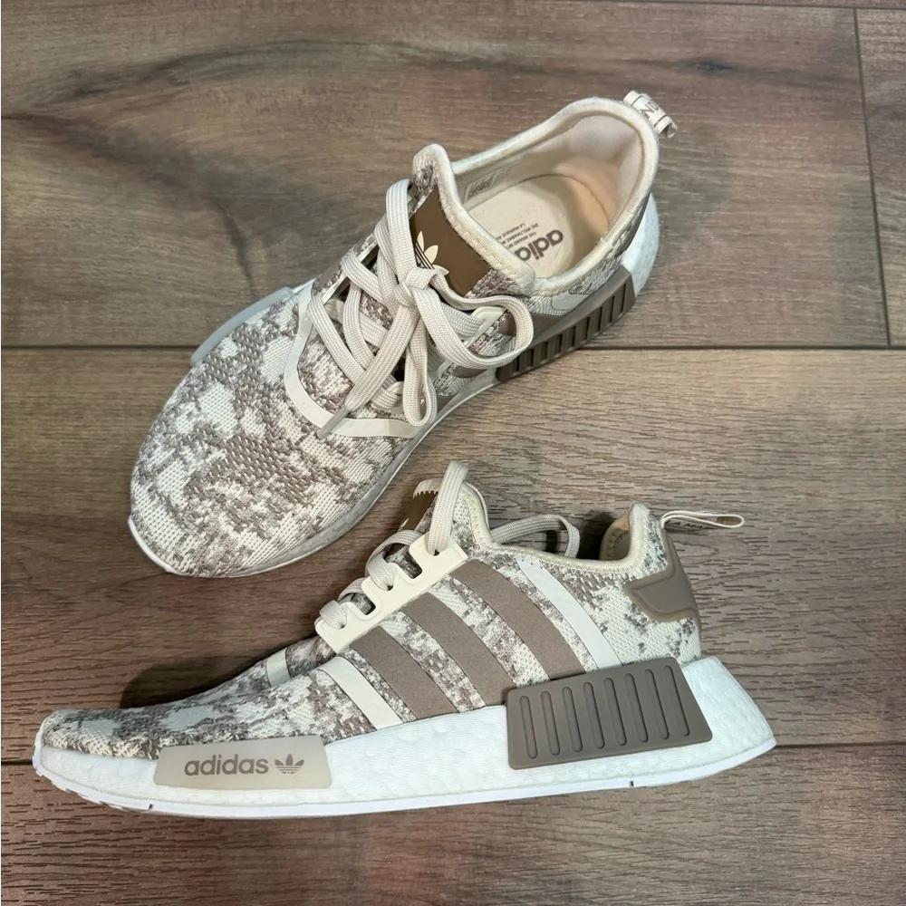 ADIDAS NMD R1s - Picture 3 of 3